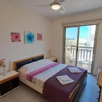 Dream House Steps From The Sea & Free Parking Tatil Evi Protaras