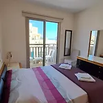 Holiday home Dream House Steps From The Sea & Free Parking