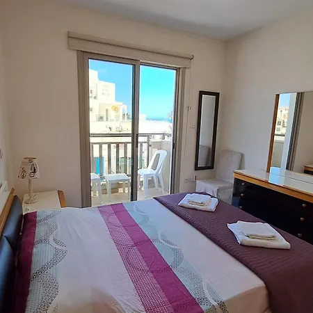 Дом отдыха Dream House Steps From The Sea & Free Parking