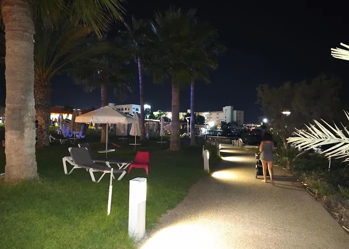 Dream House Steps From The Sea & Free Parking Protaras