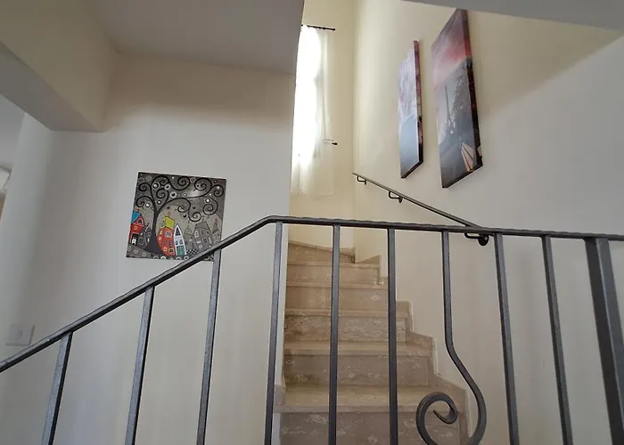 Prázdninový dům Dream House Steps From The Sea & Free Parking