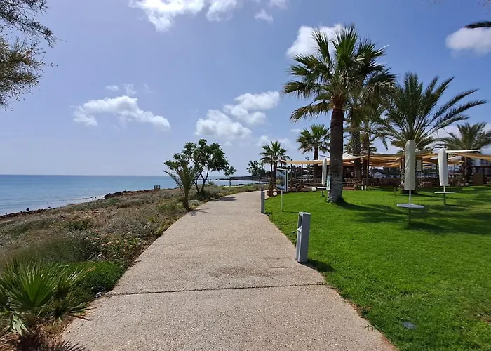 Prázdninový dům Dream House Steps From The Sea & Free Parking *