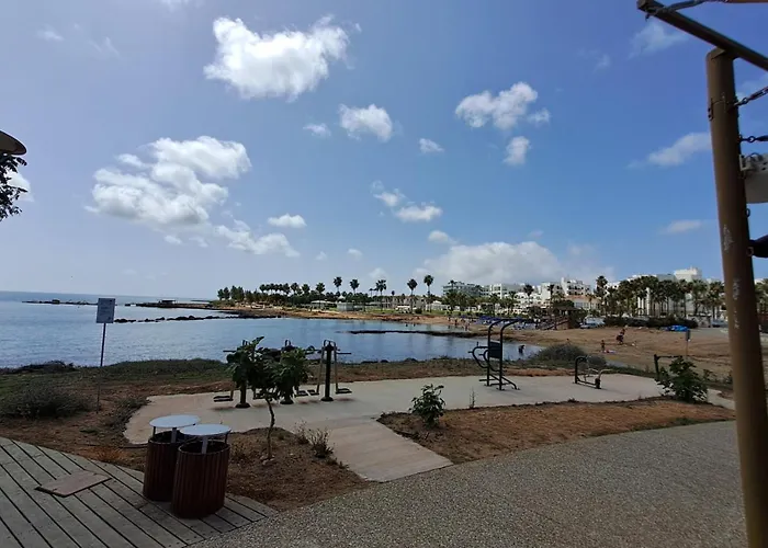 Prázdninový dům Dream House Steps From The Sea & Free Parking Protaras