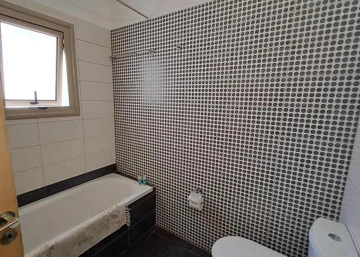 Dream House Steps From The Sea & Free Parking Protaras