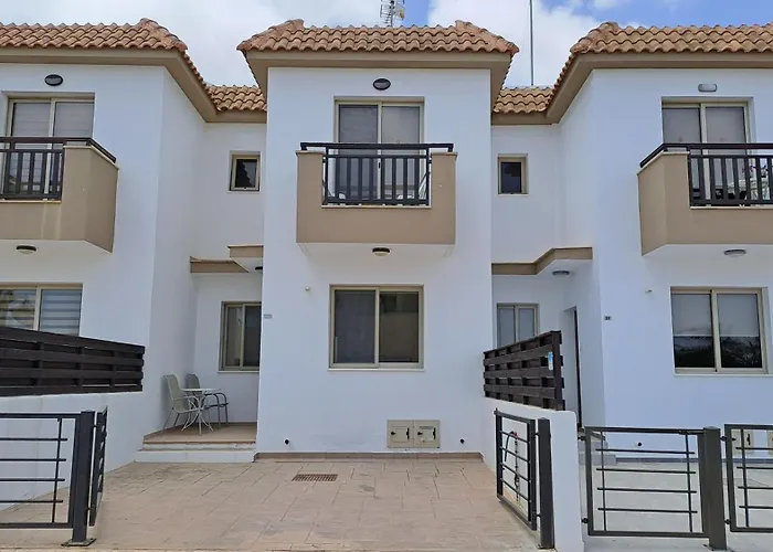 Dream House Steps From The Sea & Free Parking Protaras